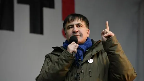Саакашвили сравнил Порошенко с пивом