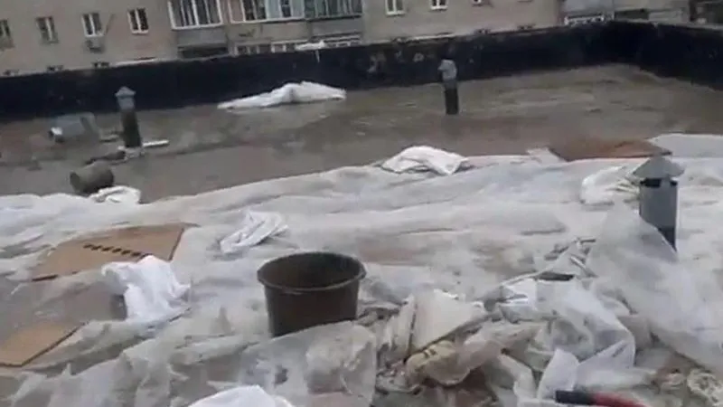 Пациентов и персонал больницы заливает водой в Нахабине 