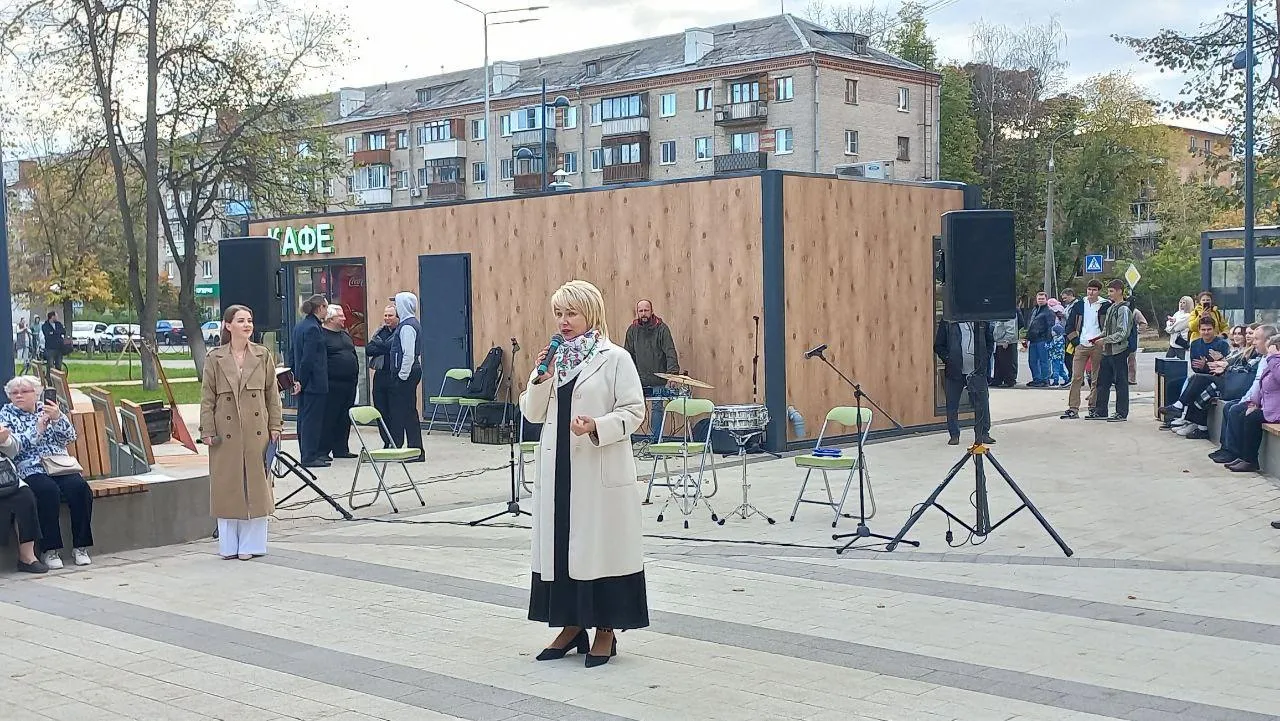 Глава Электростали Инна Волкова на открытии сквера. Фото: Олег Книжник