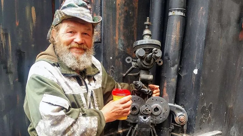 Историк из Подмосковья продолжает пешее путешествие по России, несмотря на карантин