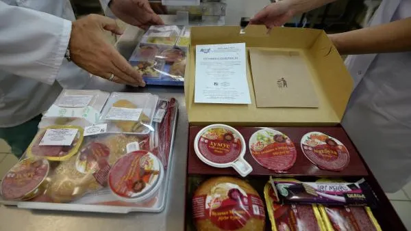Диетолог Дианова назвала нежелательные блюда перед перелетом
