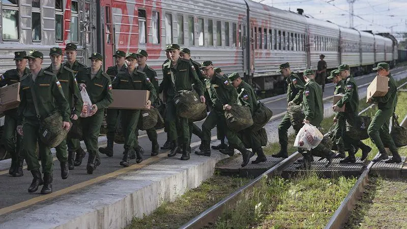 Военкомы все еще правят приказы о мобилизации: что с запретом на выезд?