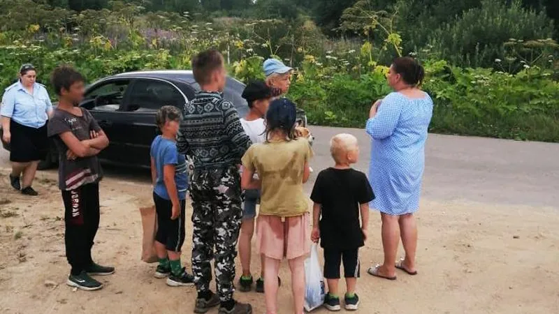 Ад в шалаше: шестеро малолетних детей месяц жили на улице в Рузе