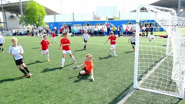 «Короли дворовых площадок» сыграли в футбол в Подольске