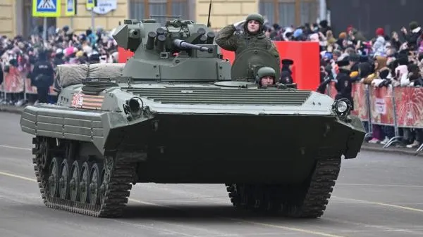 Парад военной техники пройдет в спальных районах Ярославля
