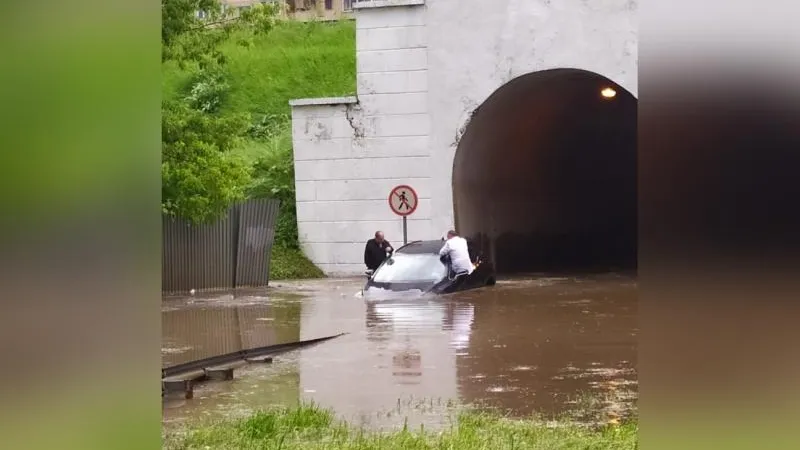 Подтопление тоннеля, который соединяет Балашиху и Железнодорожный, оперативно ликвидировали 