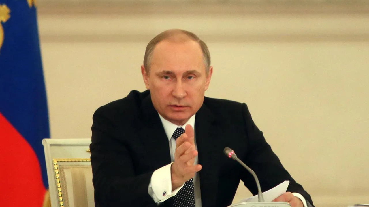 Путин рассказал, с кем из ныне живущих или ушедших личностей он хотел бы выпить чашку чая