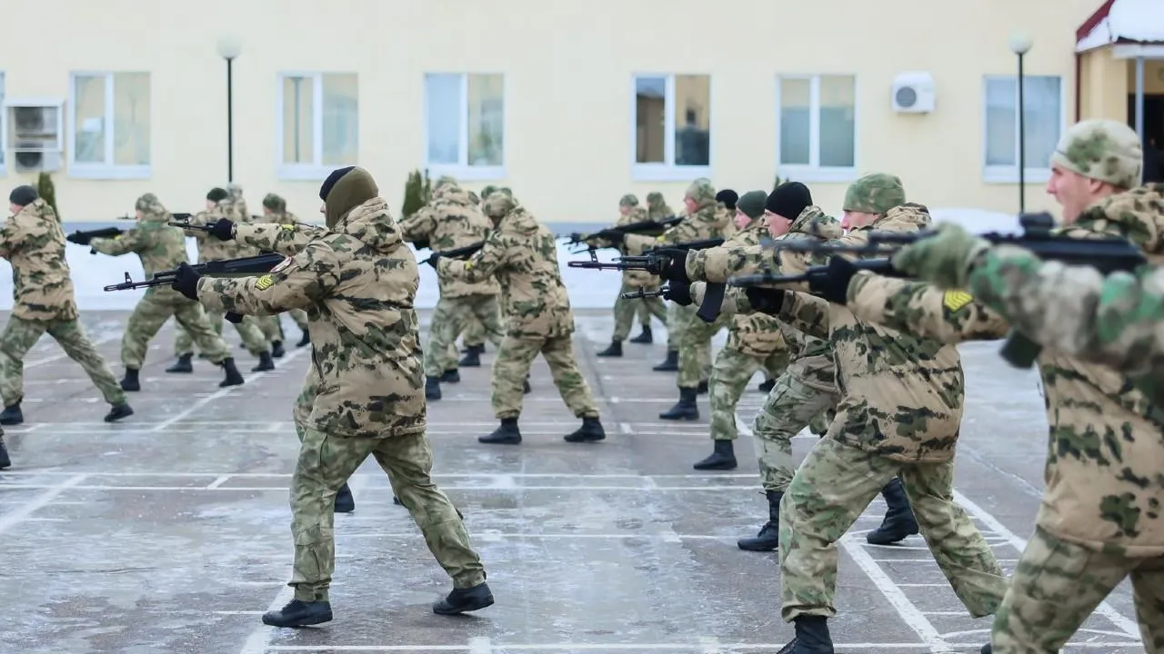 Военнослужащим, заключившим контракт от Подмосковья, рассказали о мерах соцподдержки