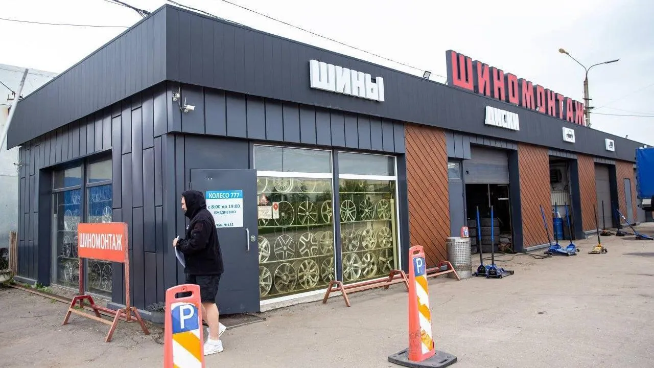 В Подольске обновили фасады автосервисов, моек и магазинов