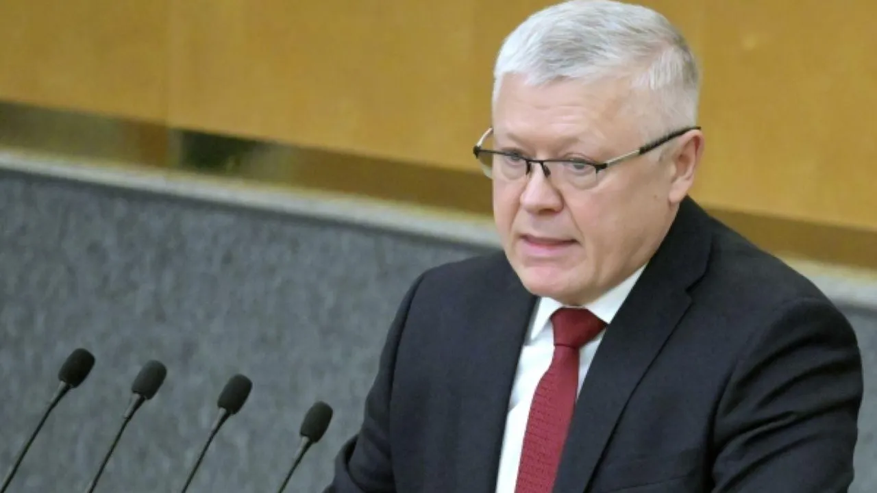 В Госдуме рассмотрят законопроект о запрете усыновления ребенка для граждан стран, в которых разрешена смена пола