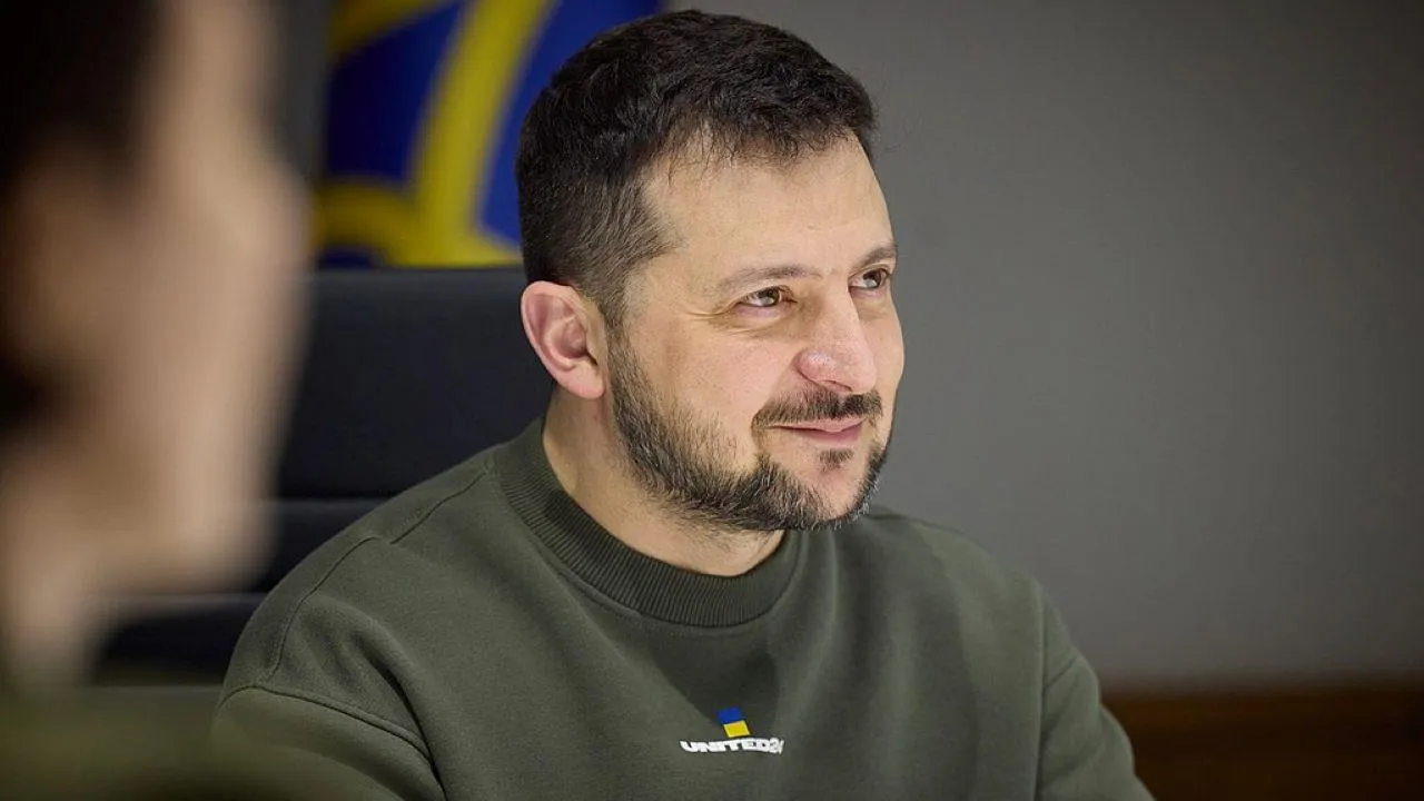 Экс-разведчик Риттер: Зеленскому лучше уйти в отставку для спасения собственной жизни