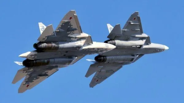 Истребители Су-57 начнут применять совместно с дронами «Охотник»