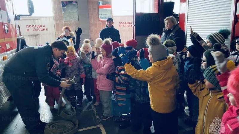 Дошколята посетили пожарно-спасательную часть в Солнечногорске