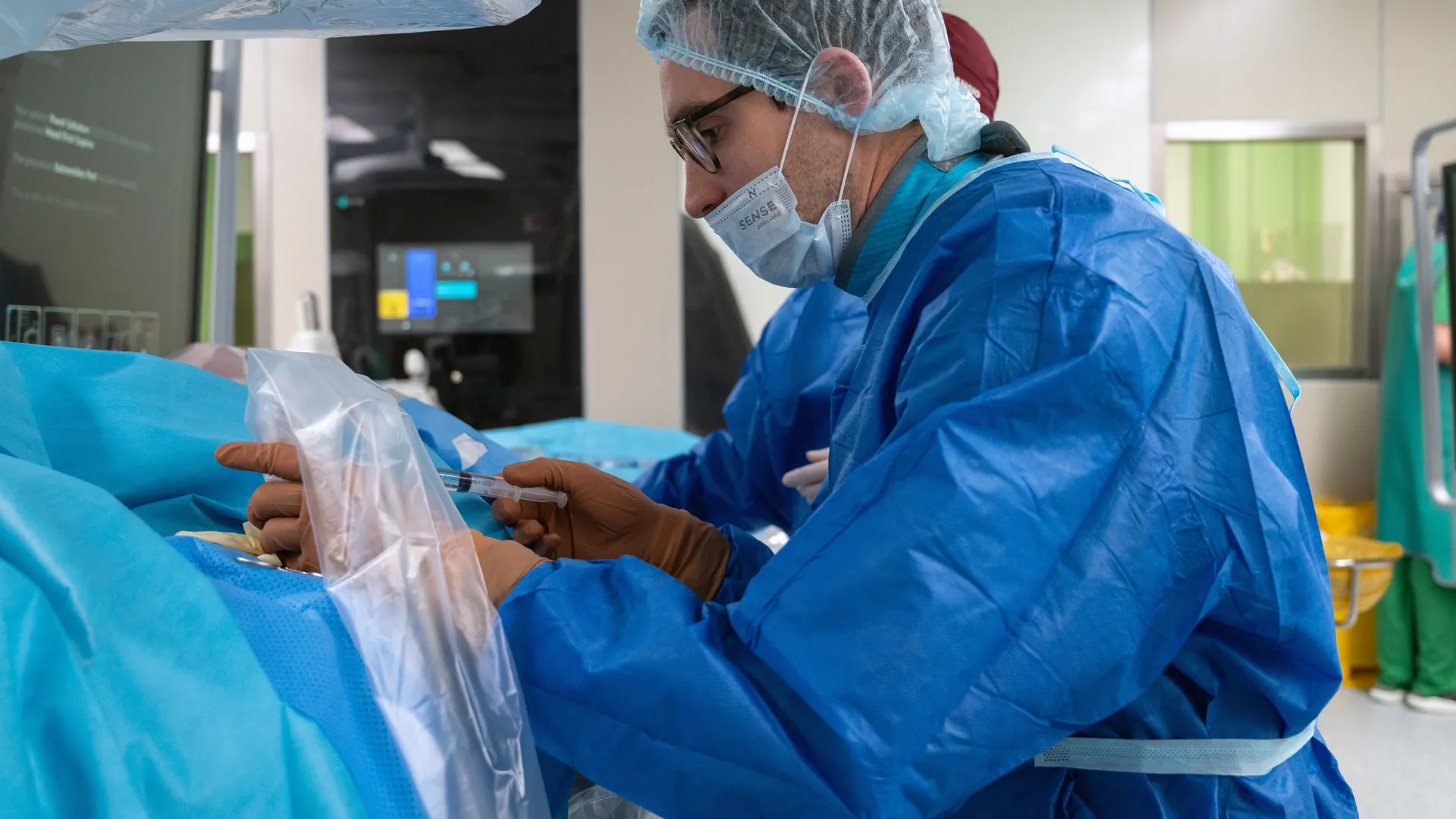 Операционная с новейшим медицинским оборудованием в Детском клиническом центре им. Л. М. Рошаля в Красногорске