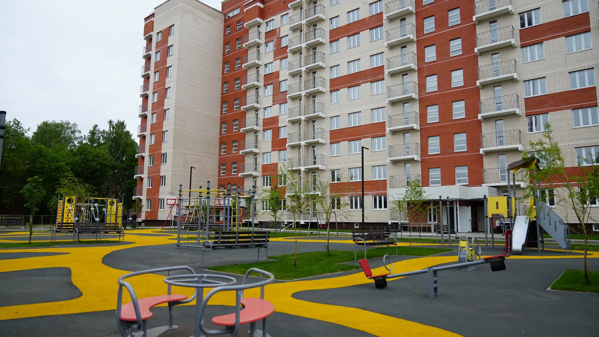 Общение Губернатора Подмосковья с переселенцами из аварийного жилья в Ступине