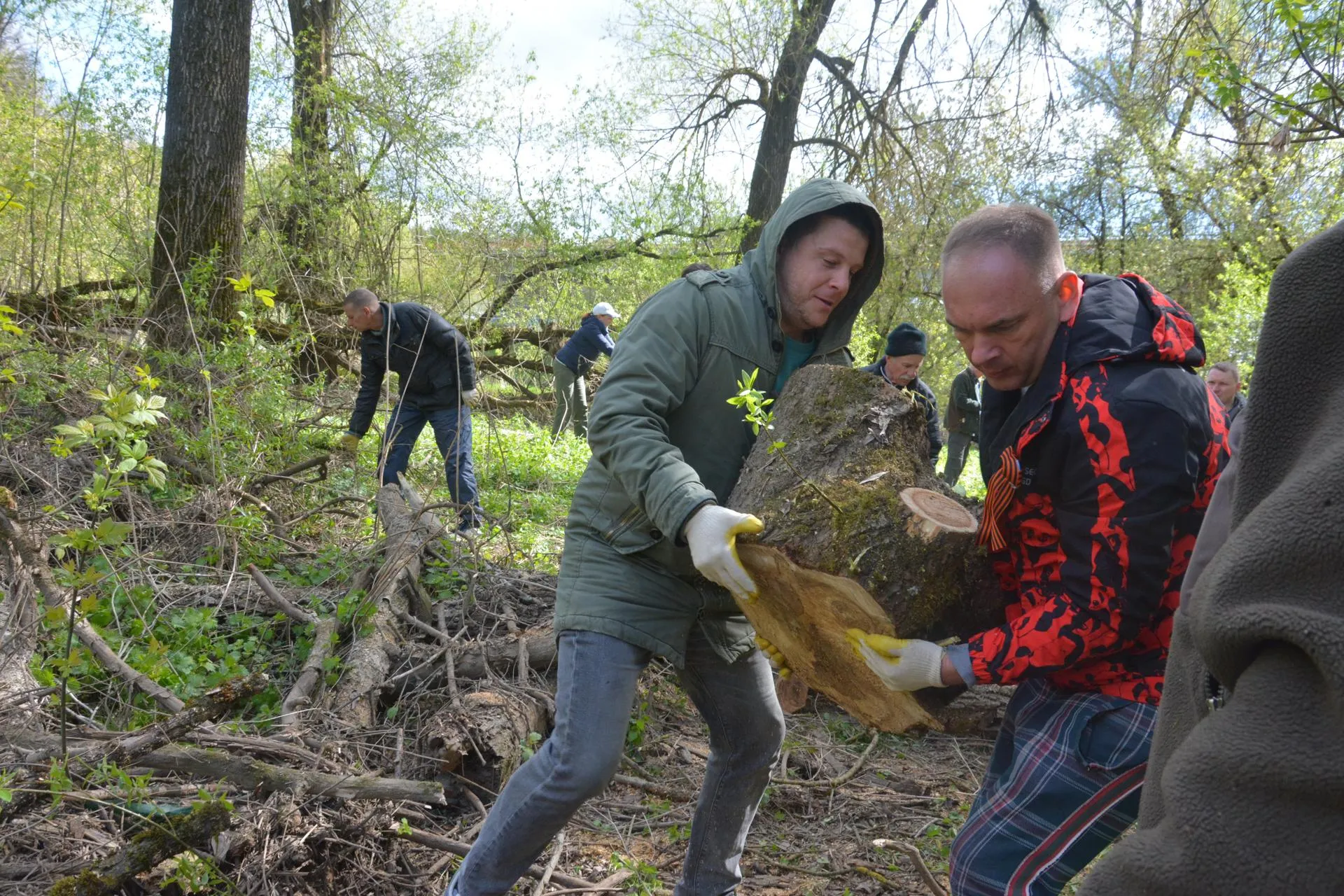 Субботник на берегу Москва-реки и территории парка «Юбилейный»/фото: из архива&nbsp;regions.ru/zvenigorod