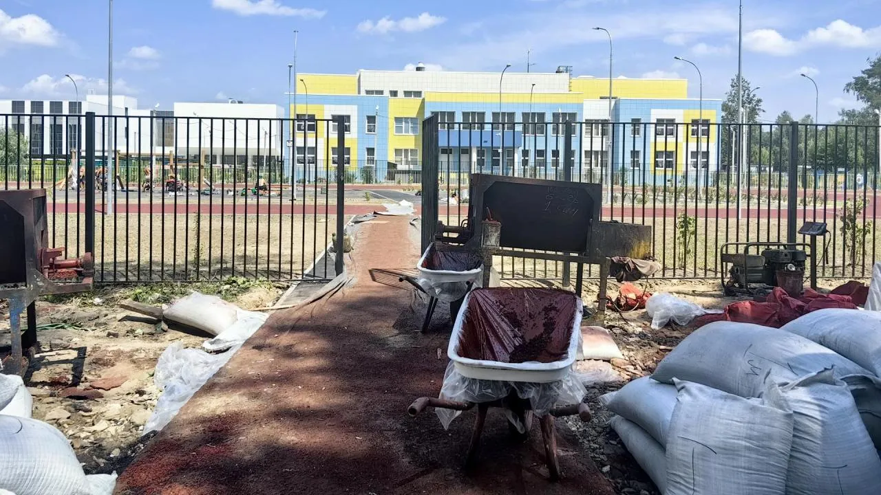 Работы по возведению школы завершаются в подмосковном поселке Новый городок