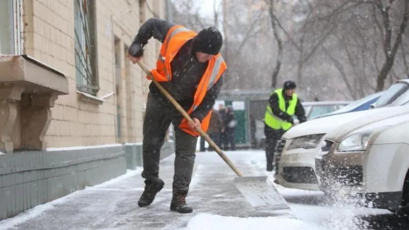 Коммунальные службы МО убирают снег в усиленном режиме