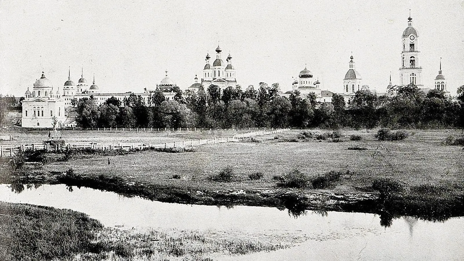 Общий вид Саровской пустыни. 1903 год