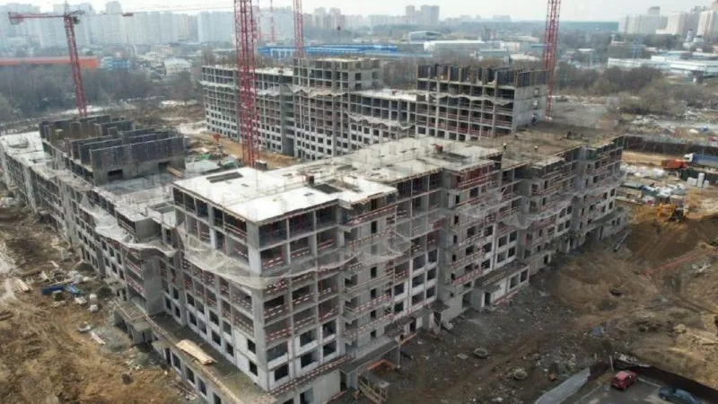 Два корпуса активно возводят на территории ЖК «Пехра» в подмосковной Балашихе