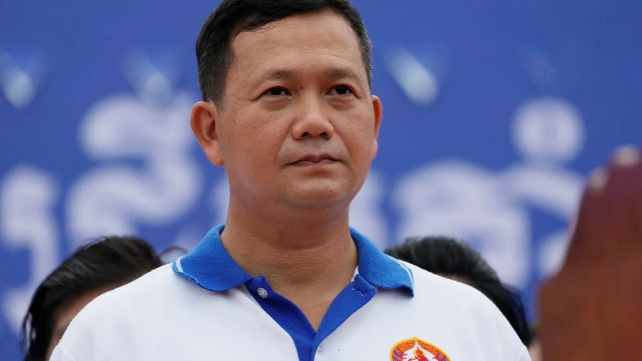 Король Камбоджи передал пост премьера сыну бывшего главы кабмина