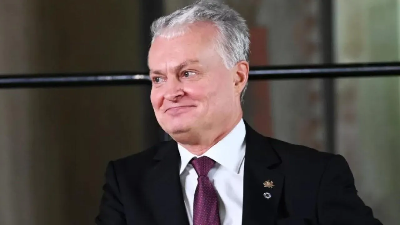 Президент Литвы Науседа потребовал ужесточить ограничения для россиян