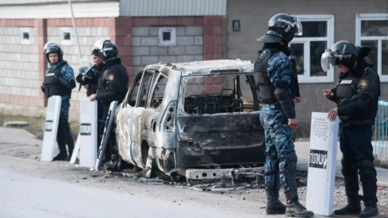 В Казахстане начались массовые задержания протестующих рабочих