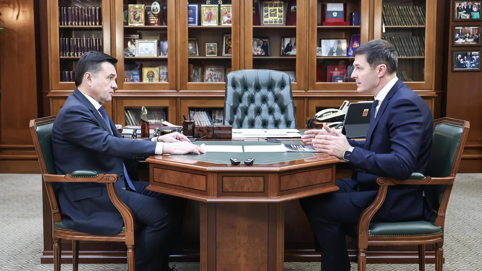 Губернатор Подмосковья провел рабочую встречу с главой Люберец