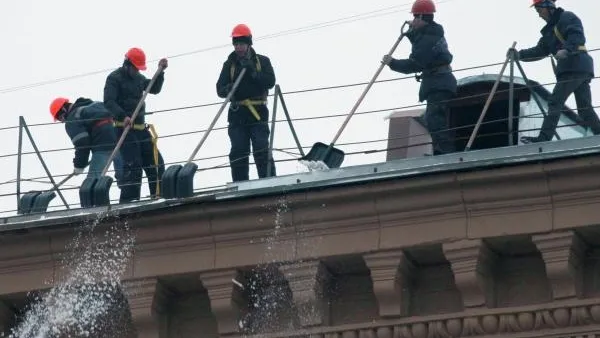 Опасные крыши взяли под видеоконтроль в Москве