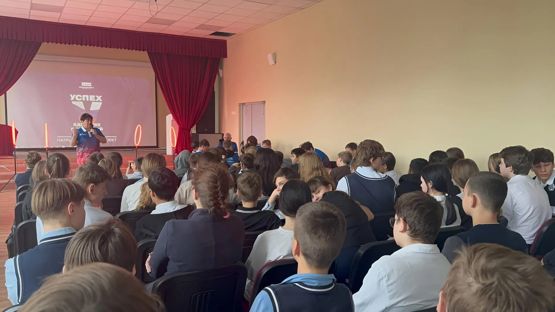 В Химках для школьников провели мастер-класс по управлению дронами