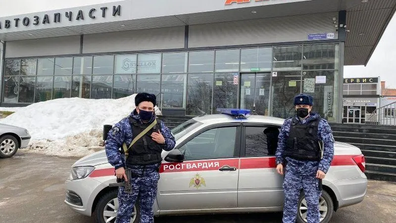  Мужчину задержали за кражу автозапчастей из магазина в Подмосковье