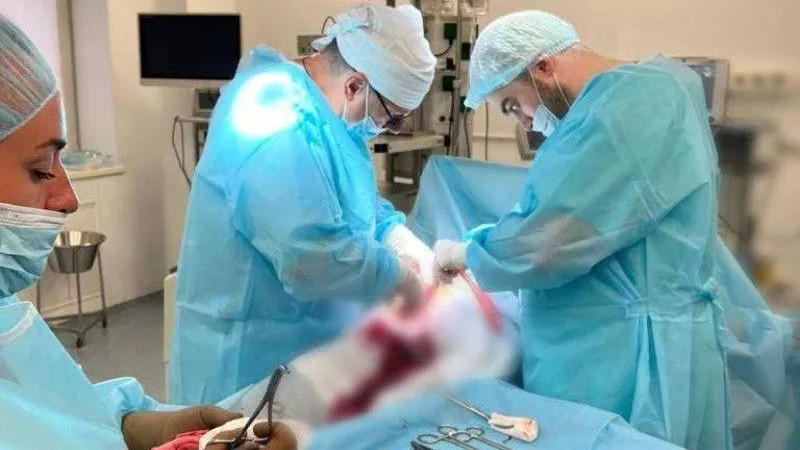 В Долгопрудном врачи удалили 12-сантиметровый тромб из бедренной вены пациента
