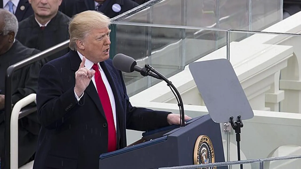 Усугубит ситуацию: Трамп планирует ввести новые санкции против России