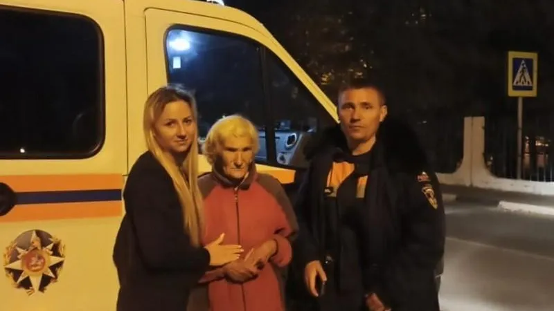 Пожилую женщину вывели из леса в Луховицах