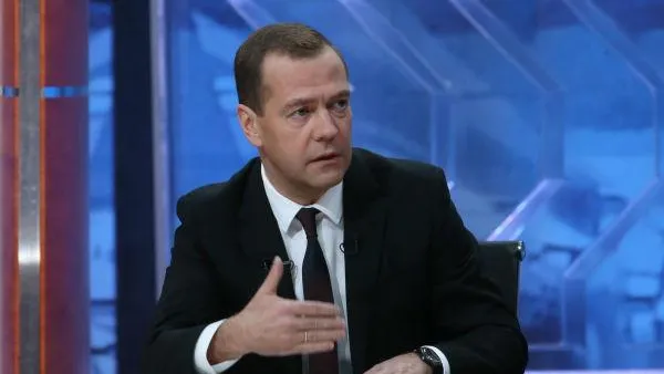 Медведев: перевооружение армии будет проведено до 2020 года 