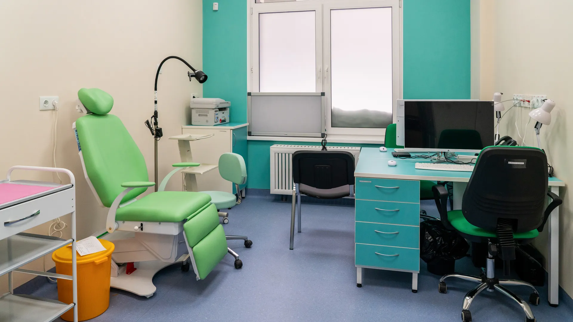 Процедурный кабинет в новой детской поликлинике ЖК «Бригантина» в Долгопрудном