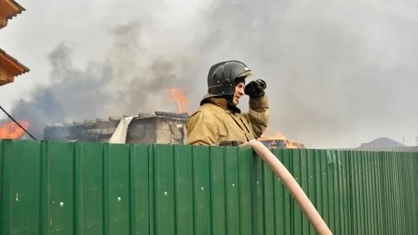 Швейный цех вспыхнул на 900 квадратах в Раменском районе