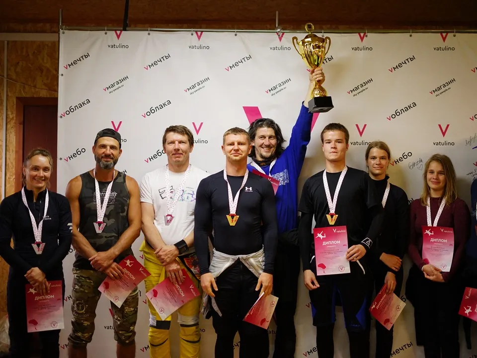 Мария Вилкова (крайняя слева), Александр Чубаров (второй слева), Андрей Чирков (третий слева). Фото: из личного архива Александра Чубарова.