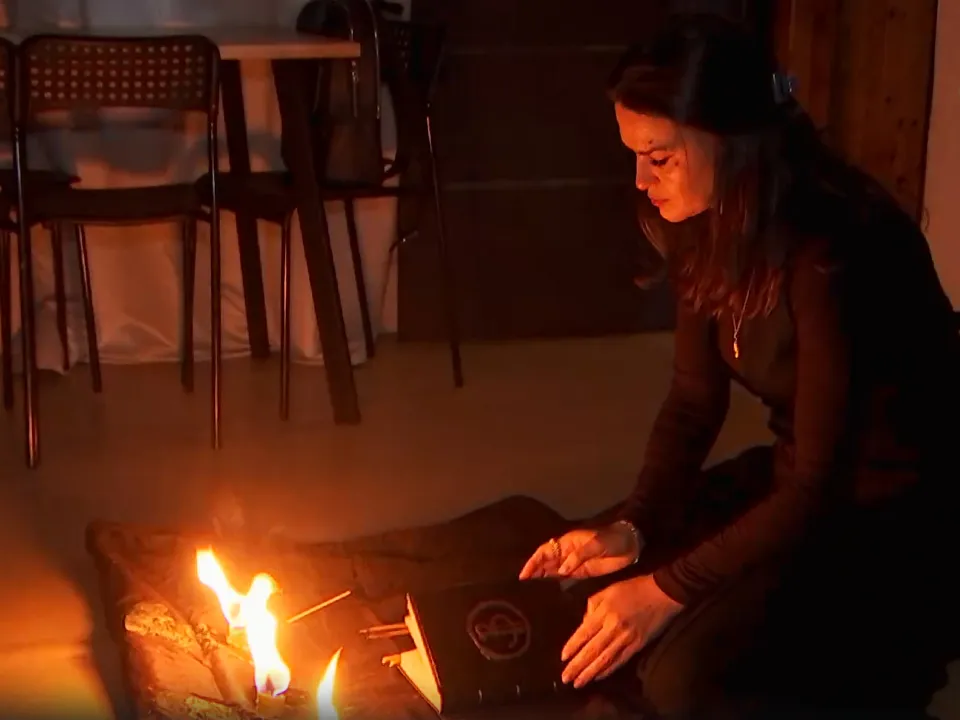 Кадр из видео телепрограммы «Экстрасенсы, битва сильнейших»