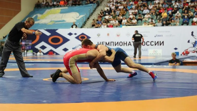 Чемпионат России по вольной борьбе стартовал в Одинцове