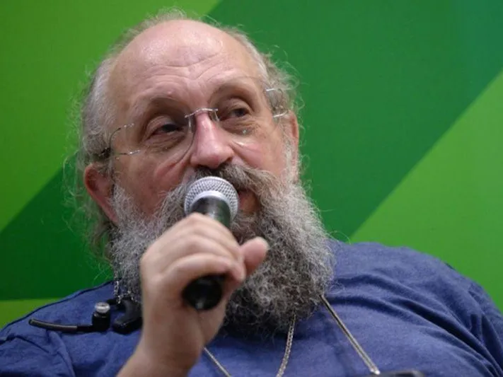 Вассерман рассказал, как нужно бороться с травлей учеников в школах