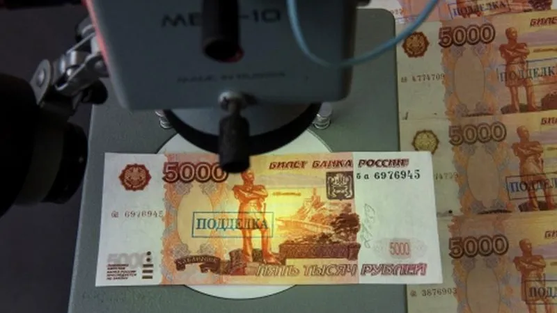 Двух фальшивомонетчиков задержали в Ступино