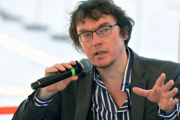 Дмитрий Воденников на ежегодном российском книжном фестивале на Красной площади, 2020 год