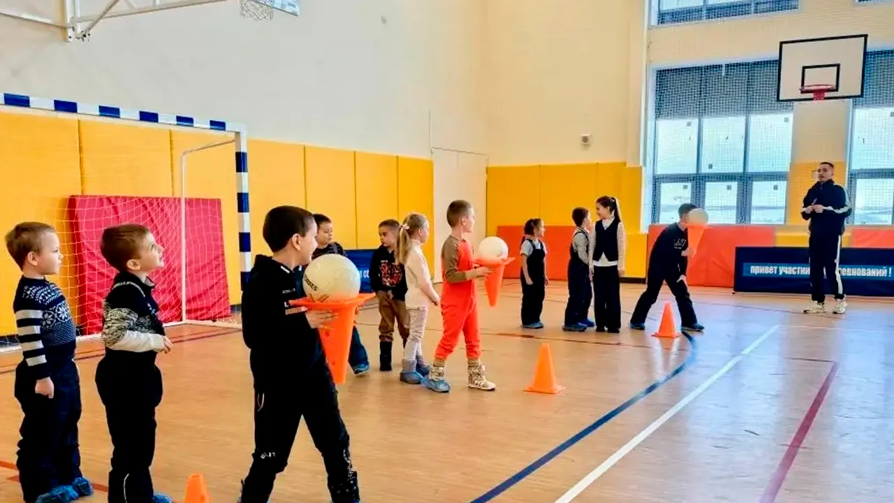 vk.com/МАОУ «Средняя школа №1 им. В. Н. Леонова»