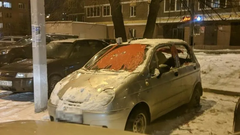 Агрессивная девушка изуродовала Matiz в Истре