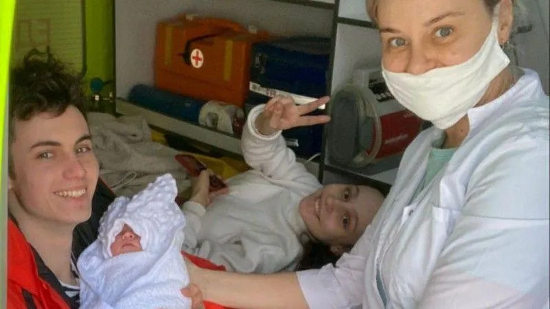 Женщина чуть не родила ребенка в такси в Красногорске