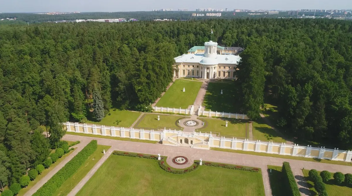 Визит Воробьева в усадьбу "Архангельское" 360 °
