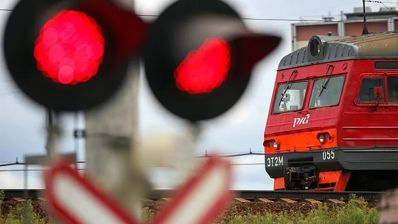 Электричка насмерть сбила подростка в Королеве