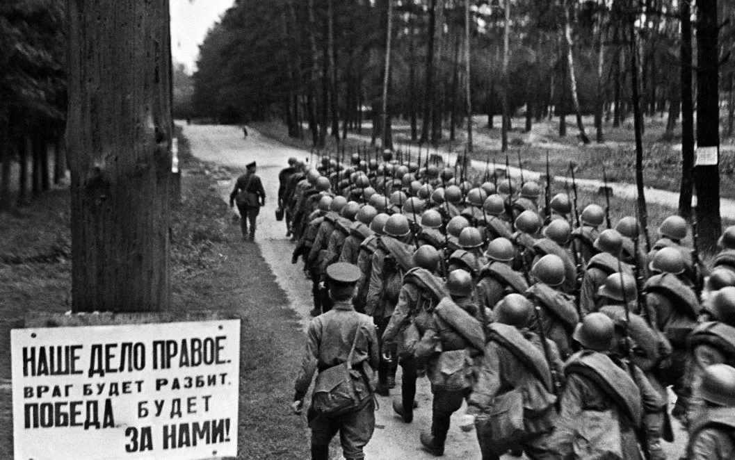Солдаты идут на фронт, 23 июня 1941 года