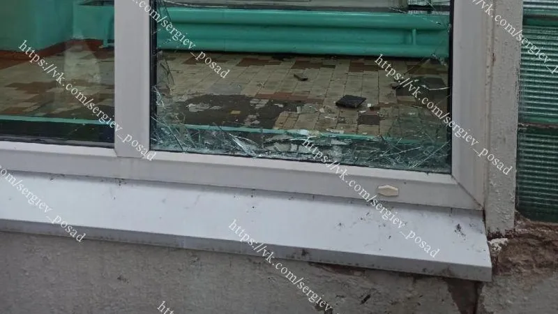 Преступник угнал иномарку и попытался скрыться в школе Сергиева Посада